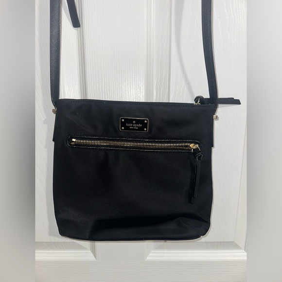 Kate spade ♠️ crossbody - Picture 1 of 5